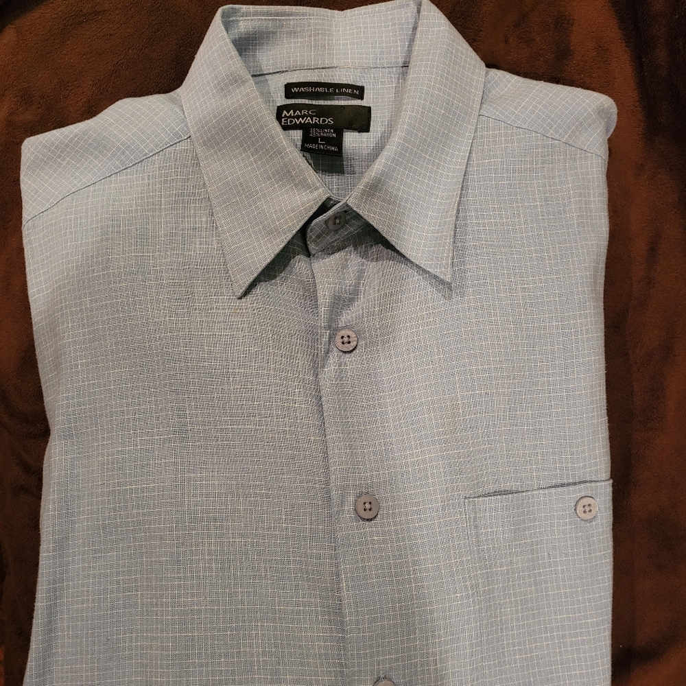 Mark Edwards men's light blue linen mix size large short sleeve shirt.